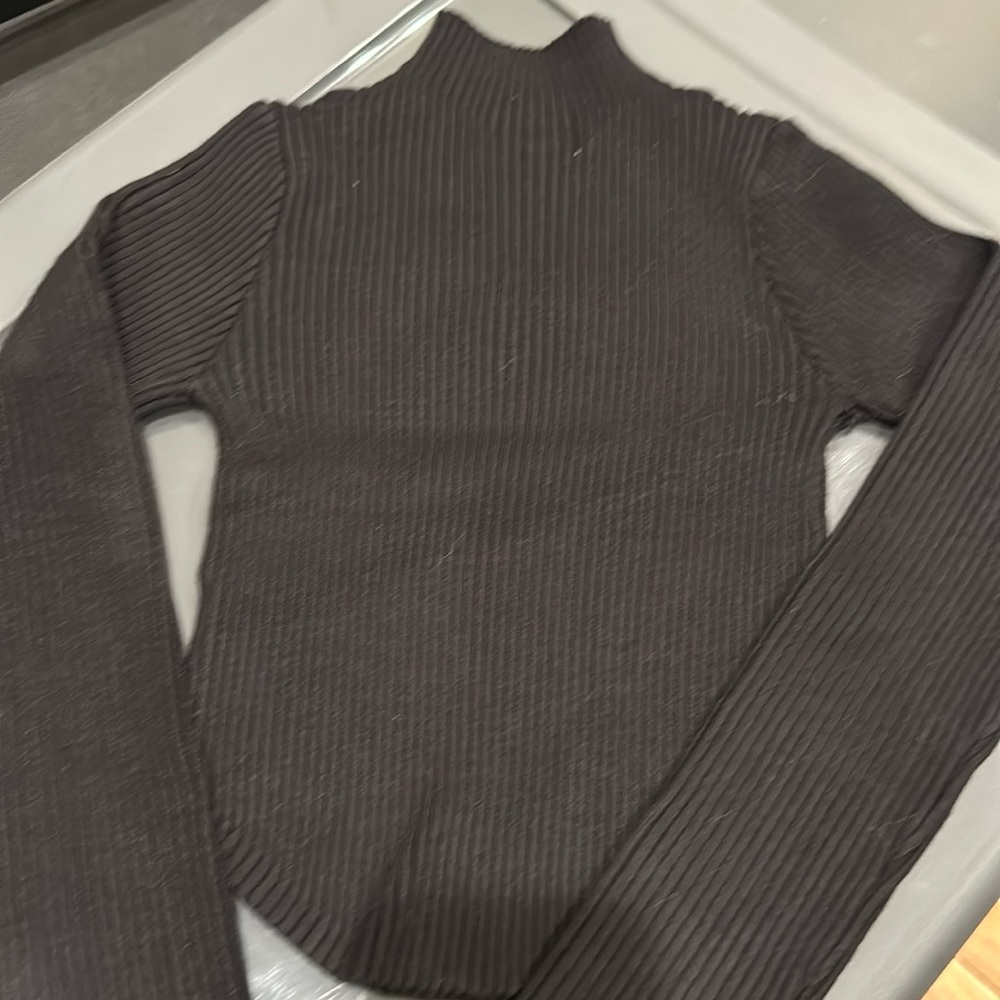 Sweater crop top